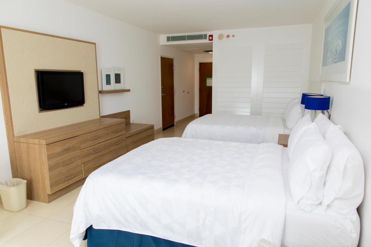 Hotel Holiday La Isla By Ihg