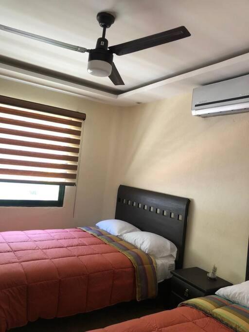 Departamento En Zona Dorada De * Acapulco