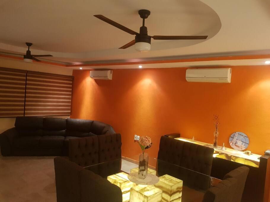 Departamento En Zona Dorada De Acapulco