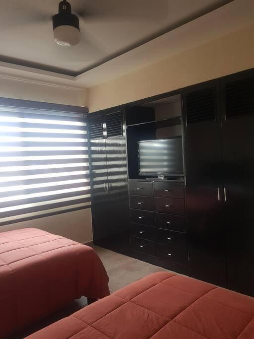 Departamento En Zona Dorada De Acapulco