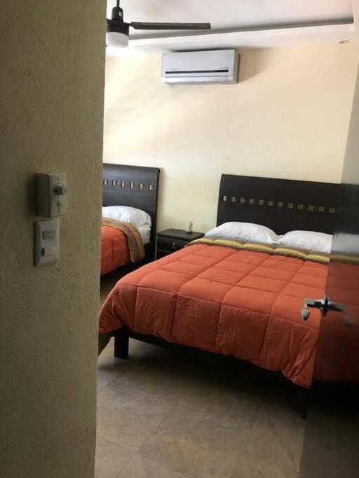 Departamento En Zona Dorada De *