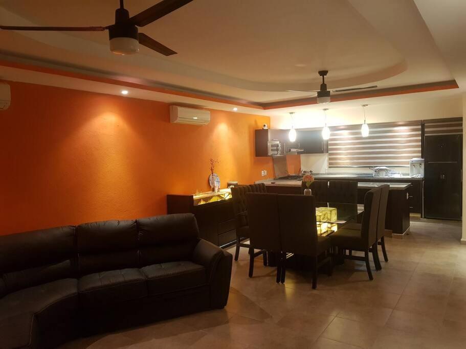 Departamento En Zona Dorada De *