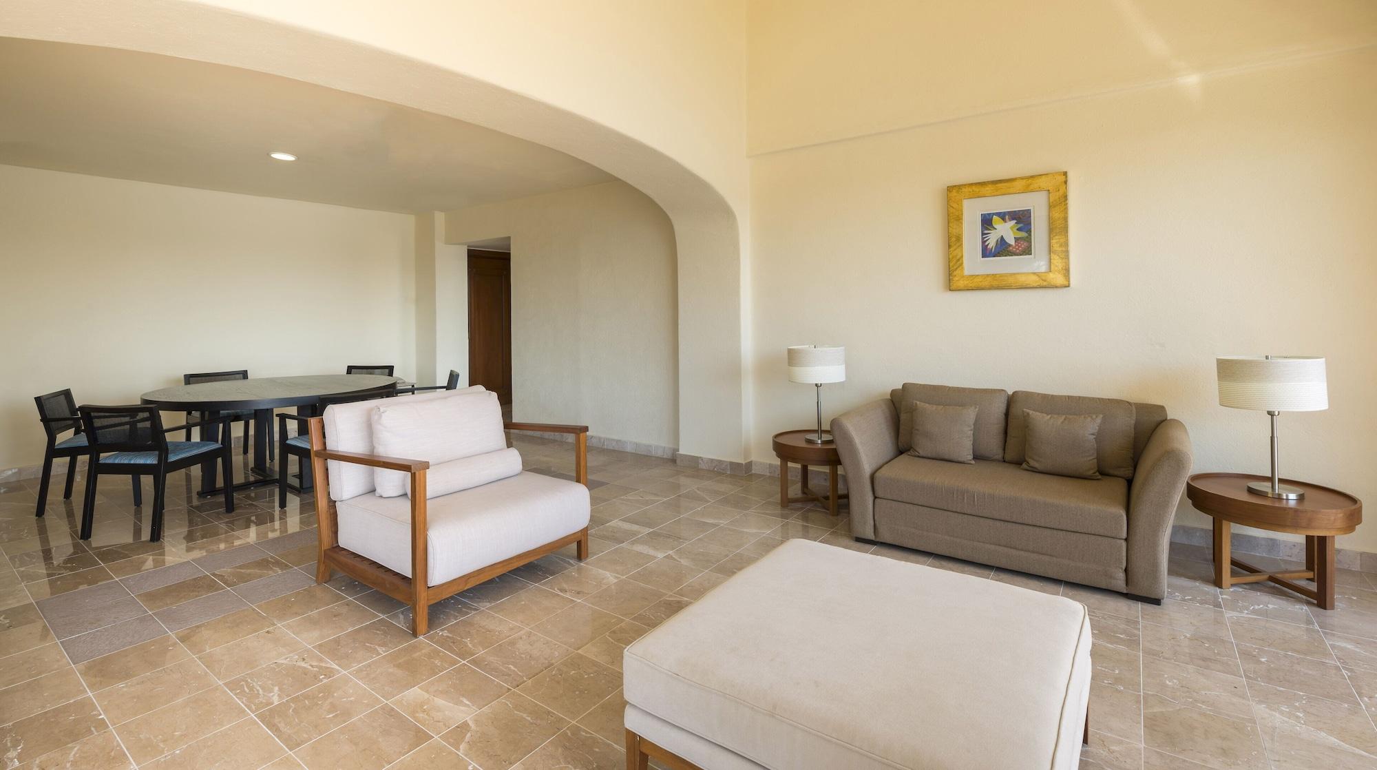 Camino Real Diamante Hotel