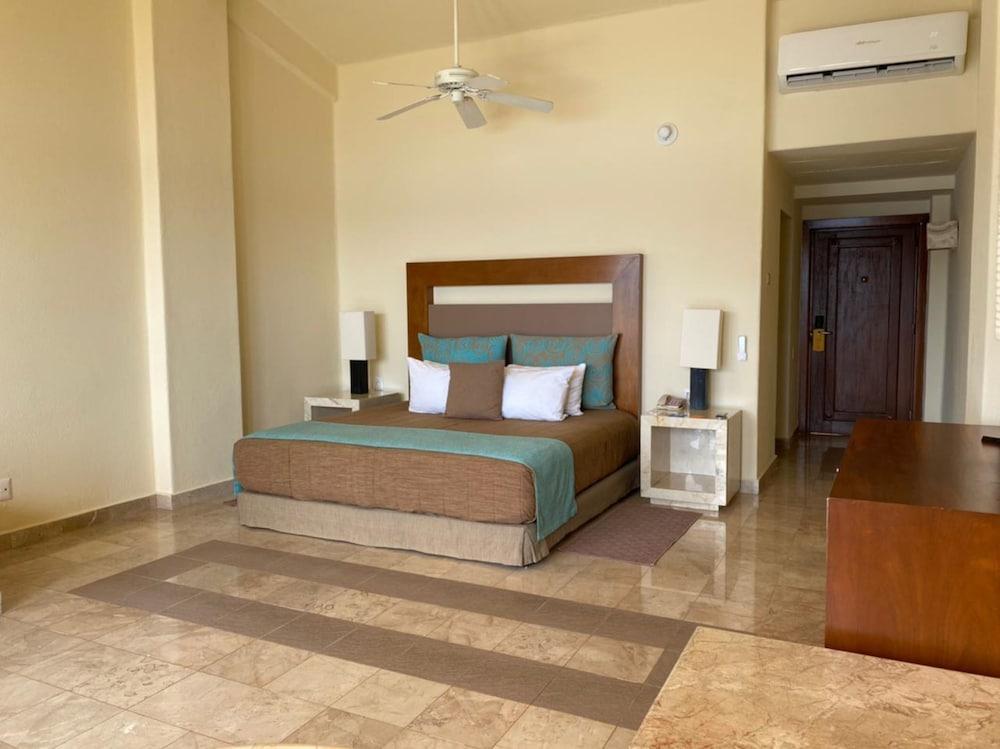 Hotel Camino Real Diamante