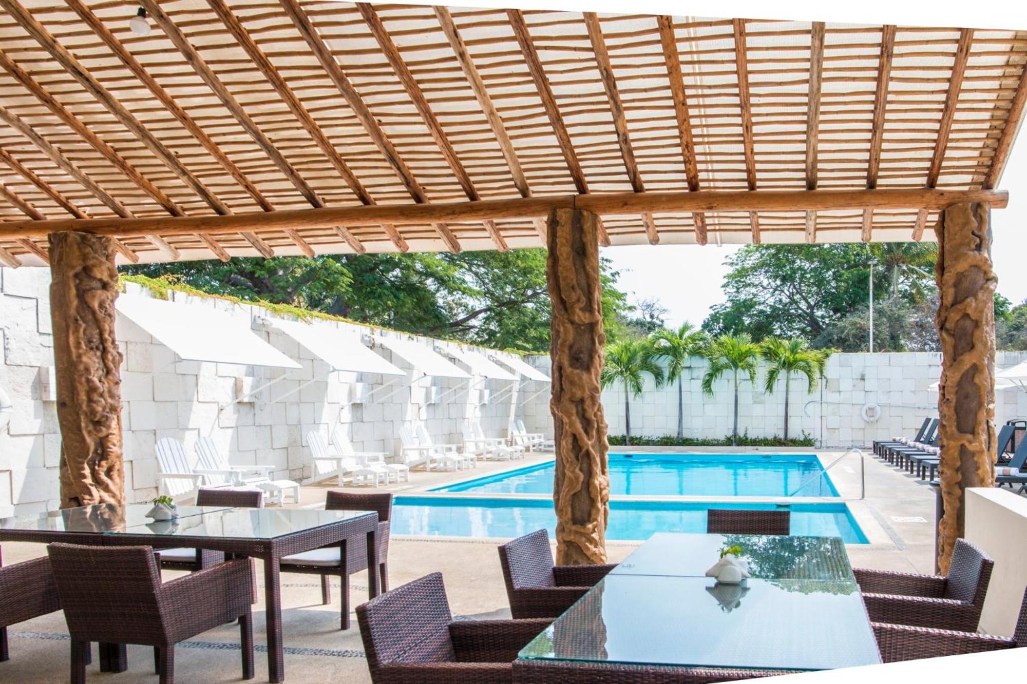 Holiday La Isla By Ihg Hotel 4*
