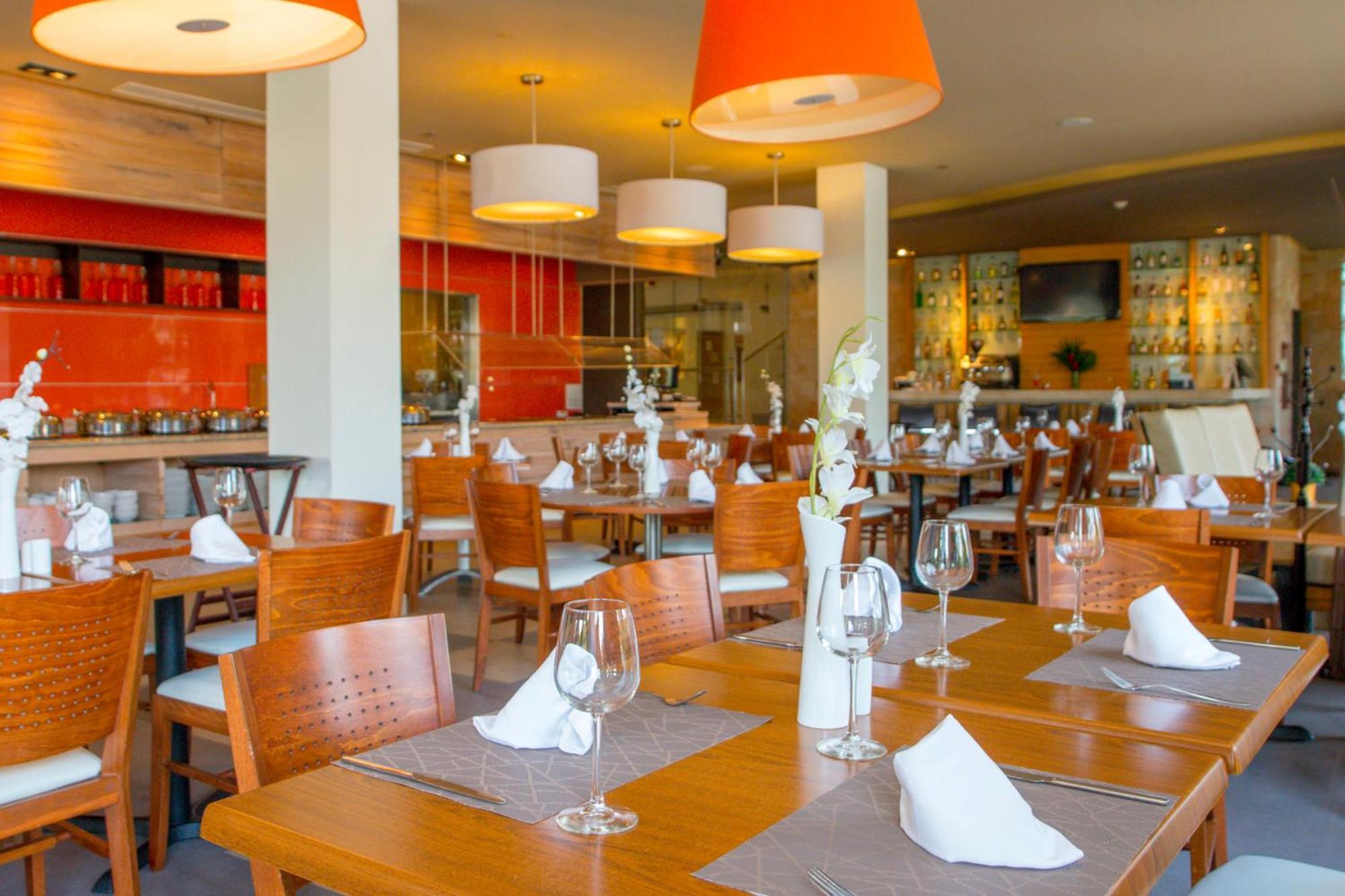 Holiday La Isla By Ihg Hotel