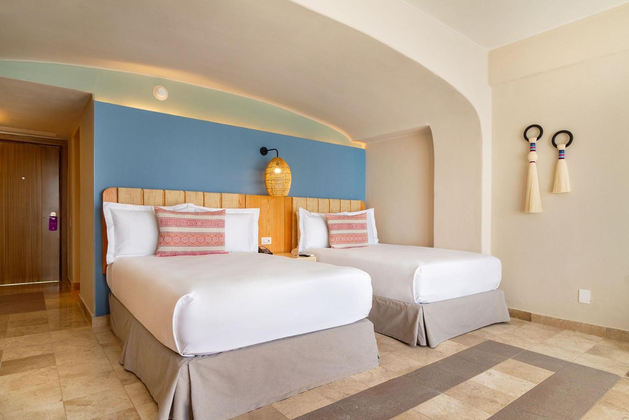 Camino Real Diamante Hotel