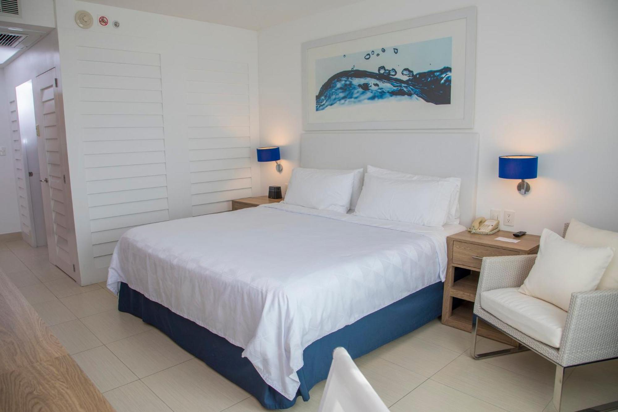 Holiday La Isla By Ihg Hotel 4*