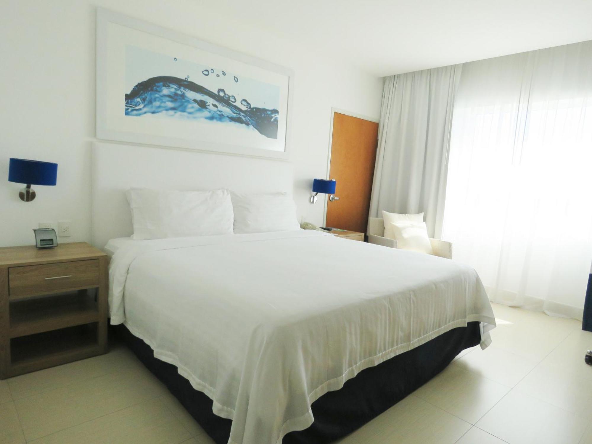 Hotel Holiday La Isla By Ihg 4*