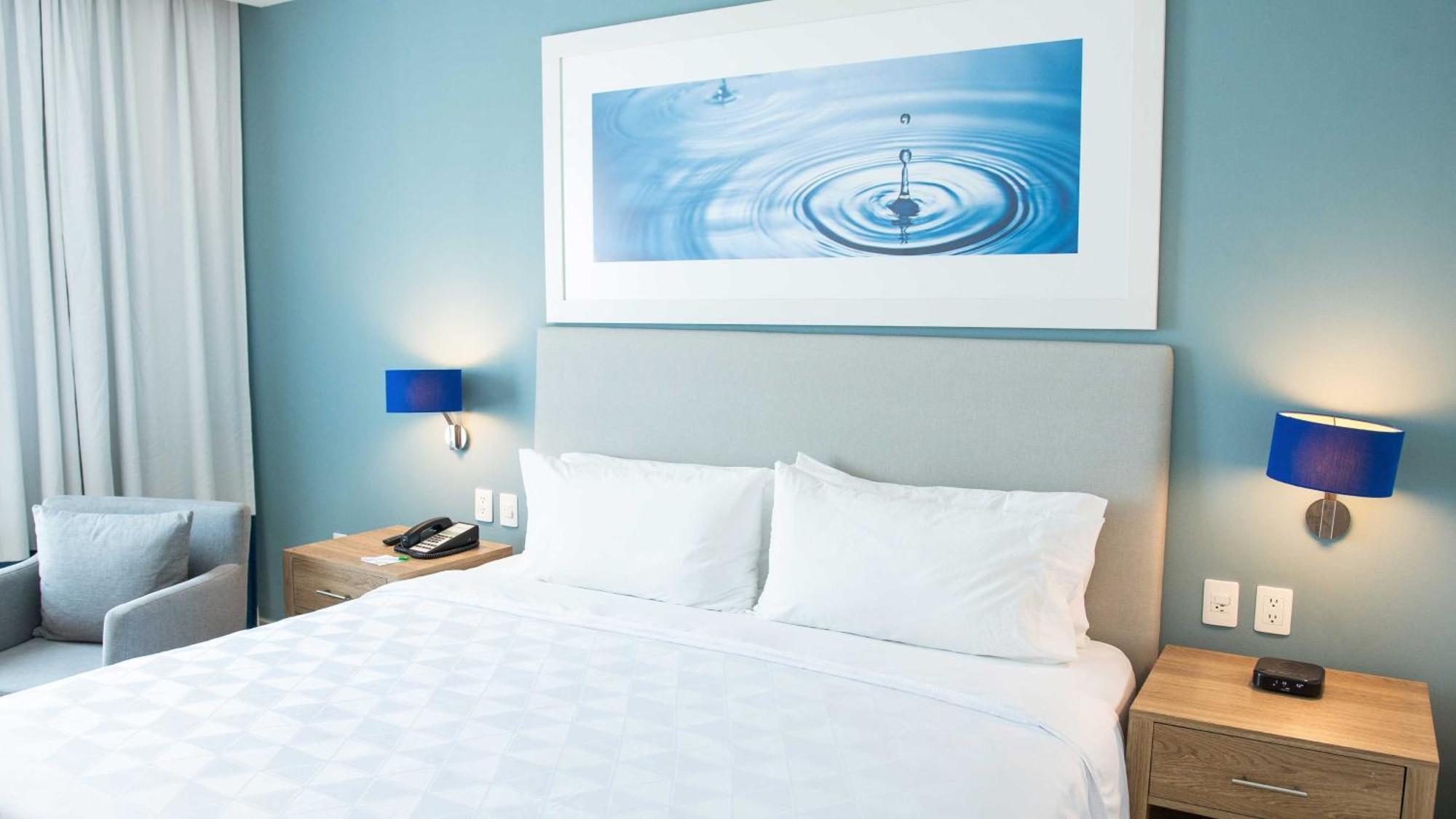 Holiday La Isla By Ihg Hotel 4*