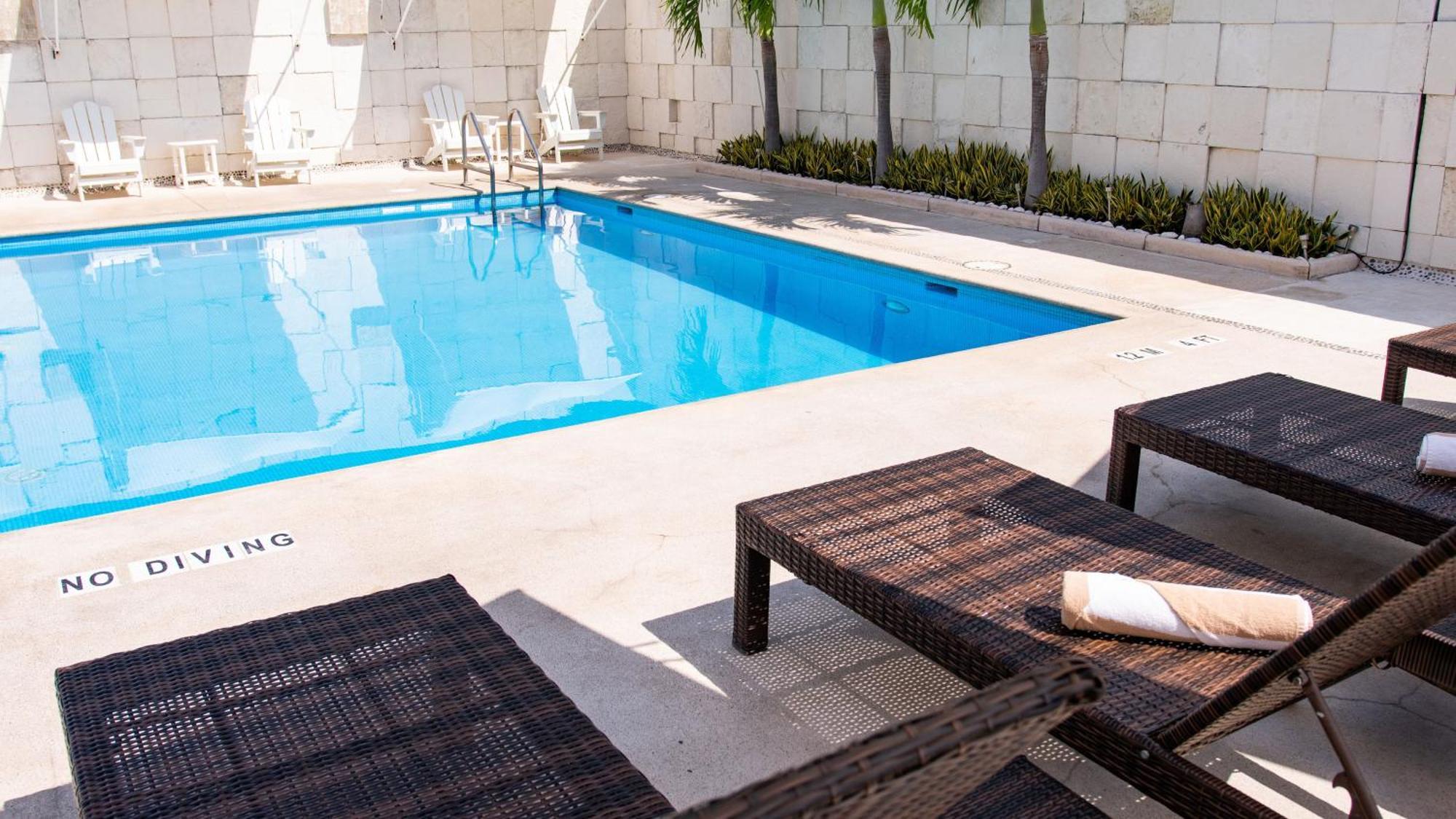 Hotel Holiday La Isla By Ihg