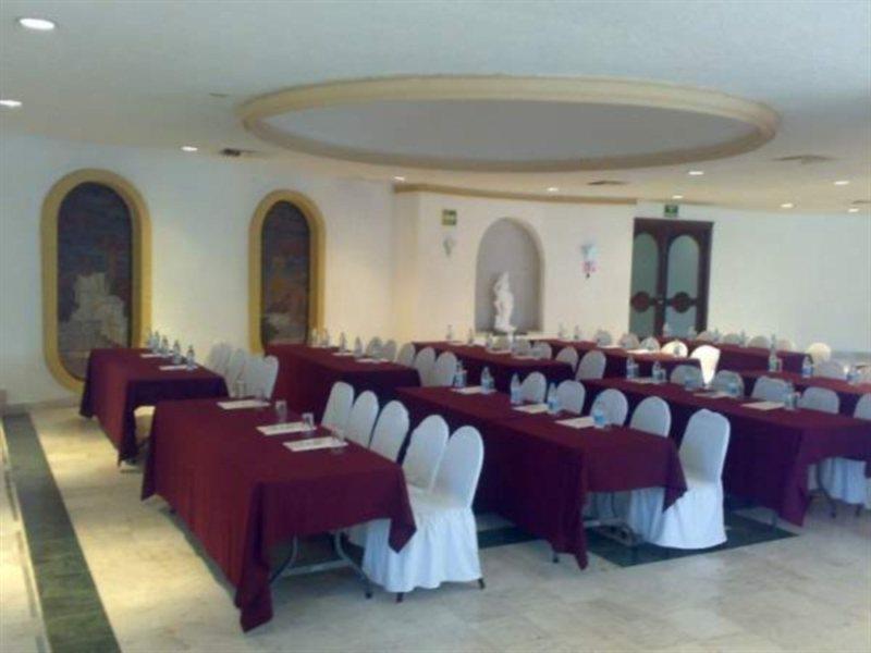 Romano Palace Acapulco