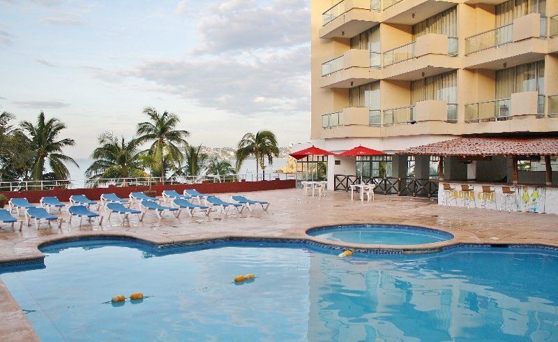 Romano Palace Acapulco