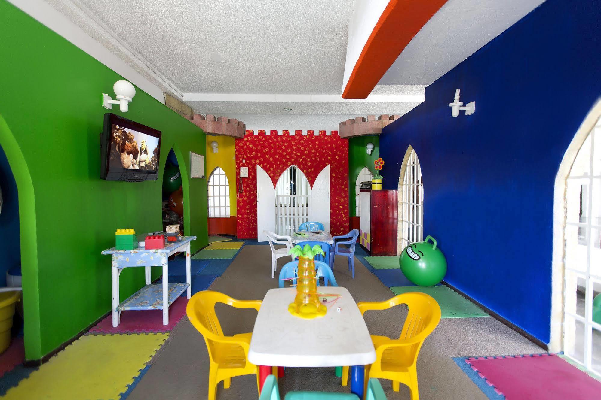 Krystal Beach Hotel 3*