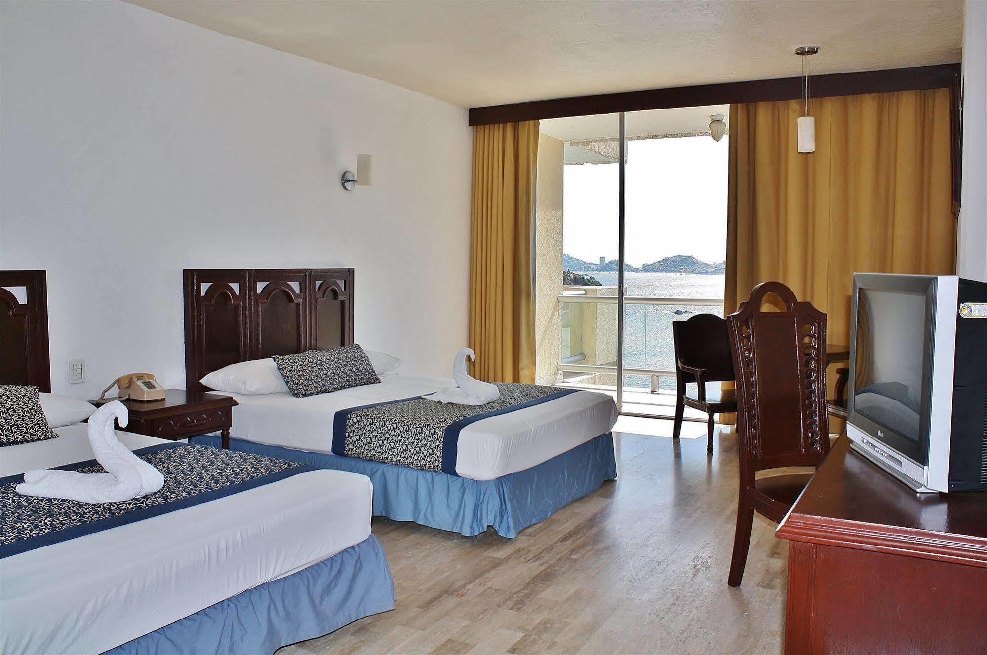 Romano Palace Acapulco