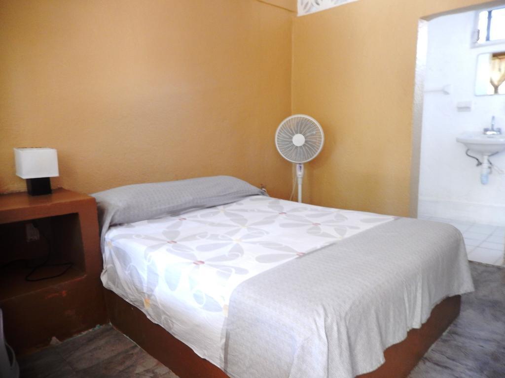 Hotel Evasion 2*