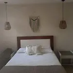 Depa A Orilla De Playa Y Vista Al Mar