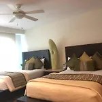 B Pichilingue Esmeralda Apt & Beach Club