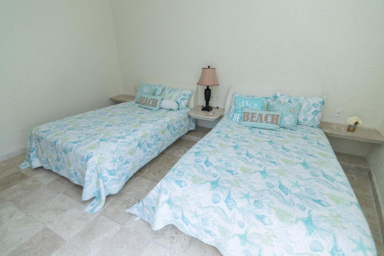 Villa Tres, Villas Brisas, Guitarron Acapulco
