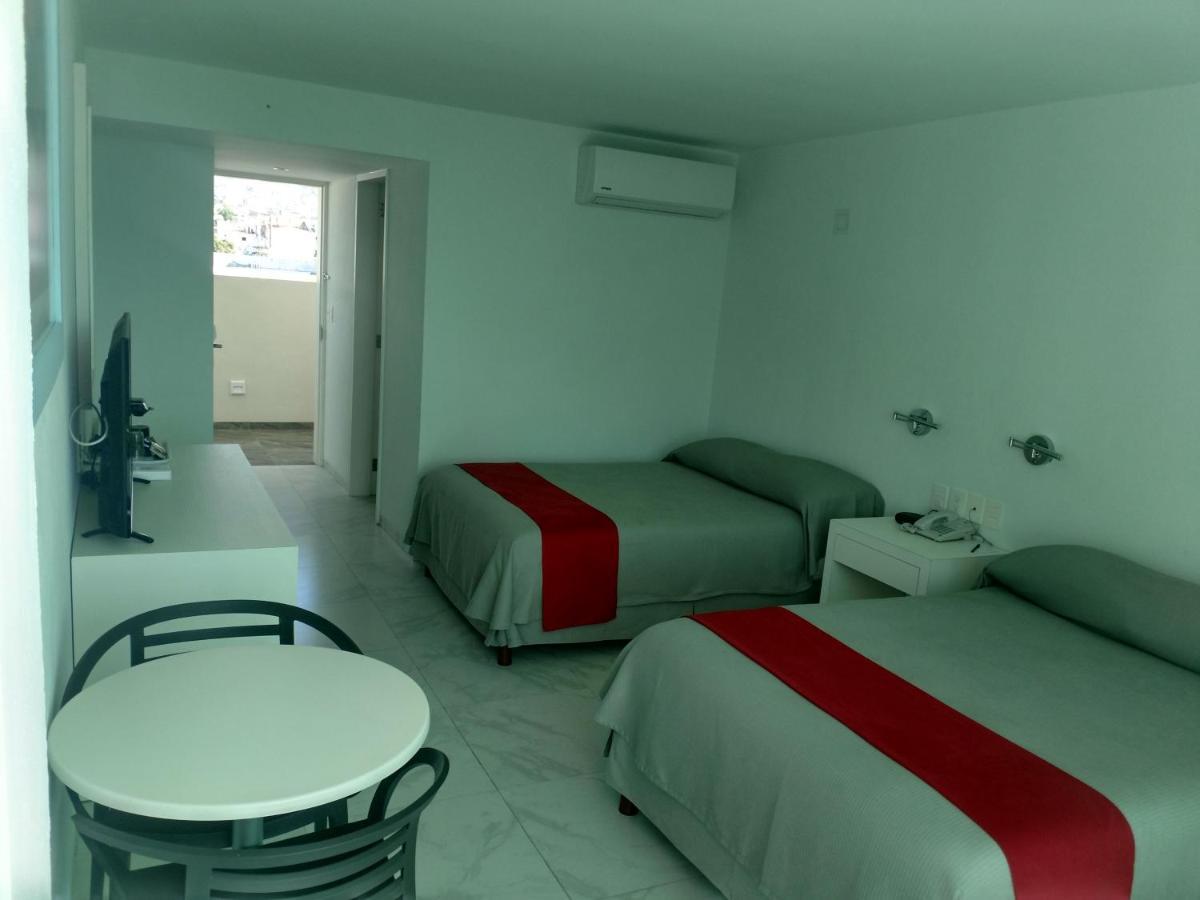 We 3* Acapulco