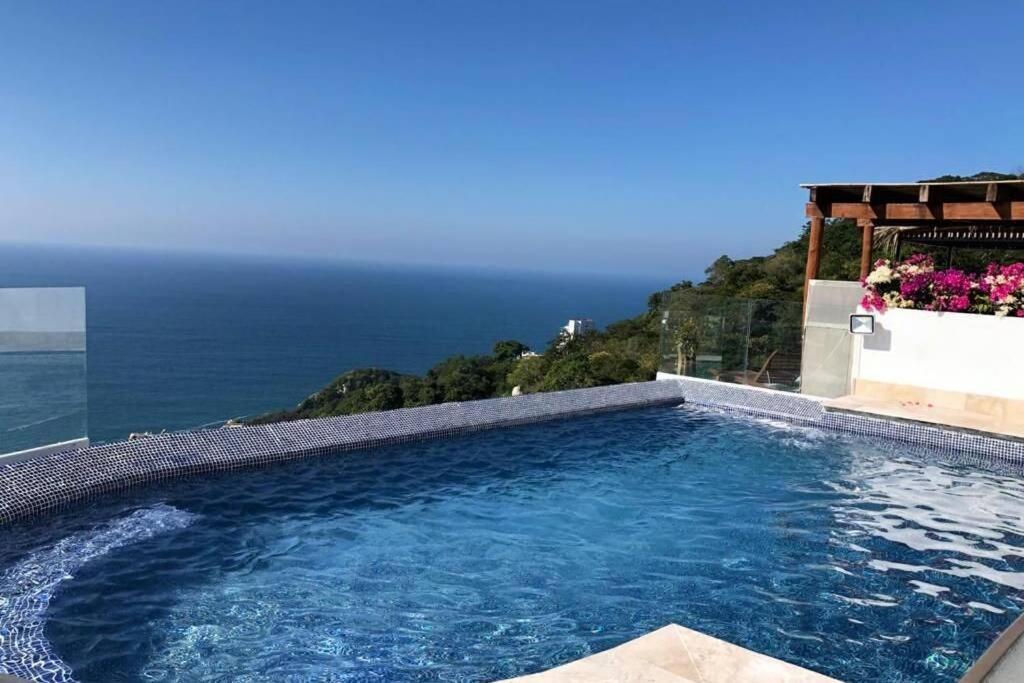29 Palmetto * Acapulco