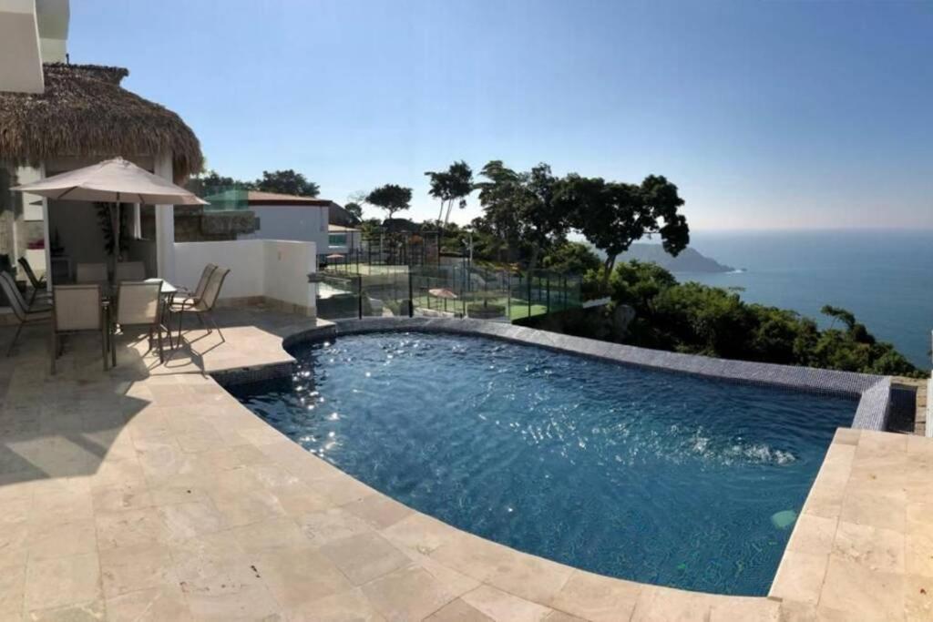 29 Palmetto Acapulco