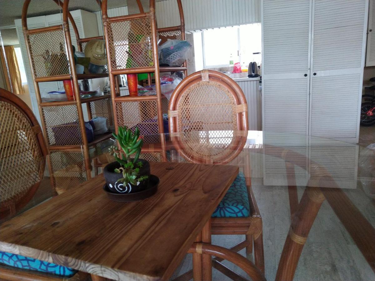 Iow4 Lm Yoga Lounge *