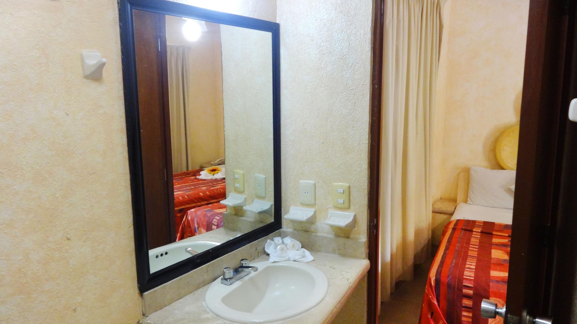La Lupita Hotel 3*