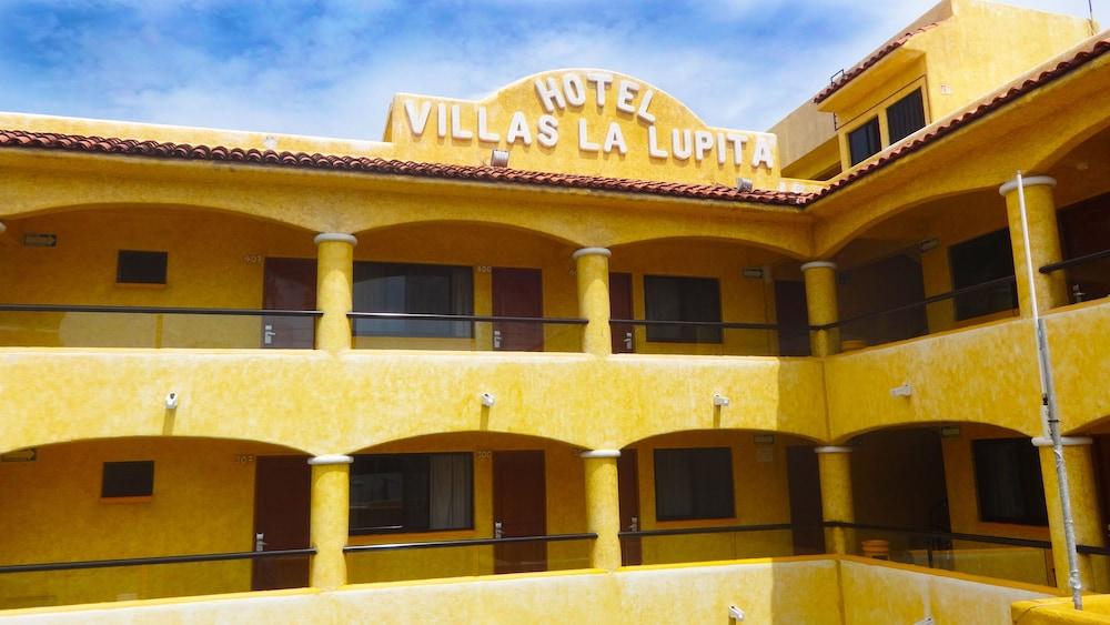 La Lupita 3*