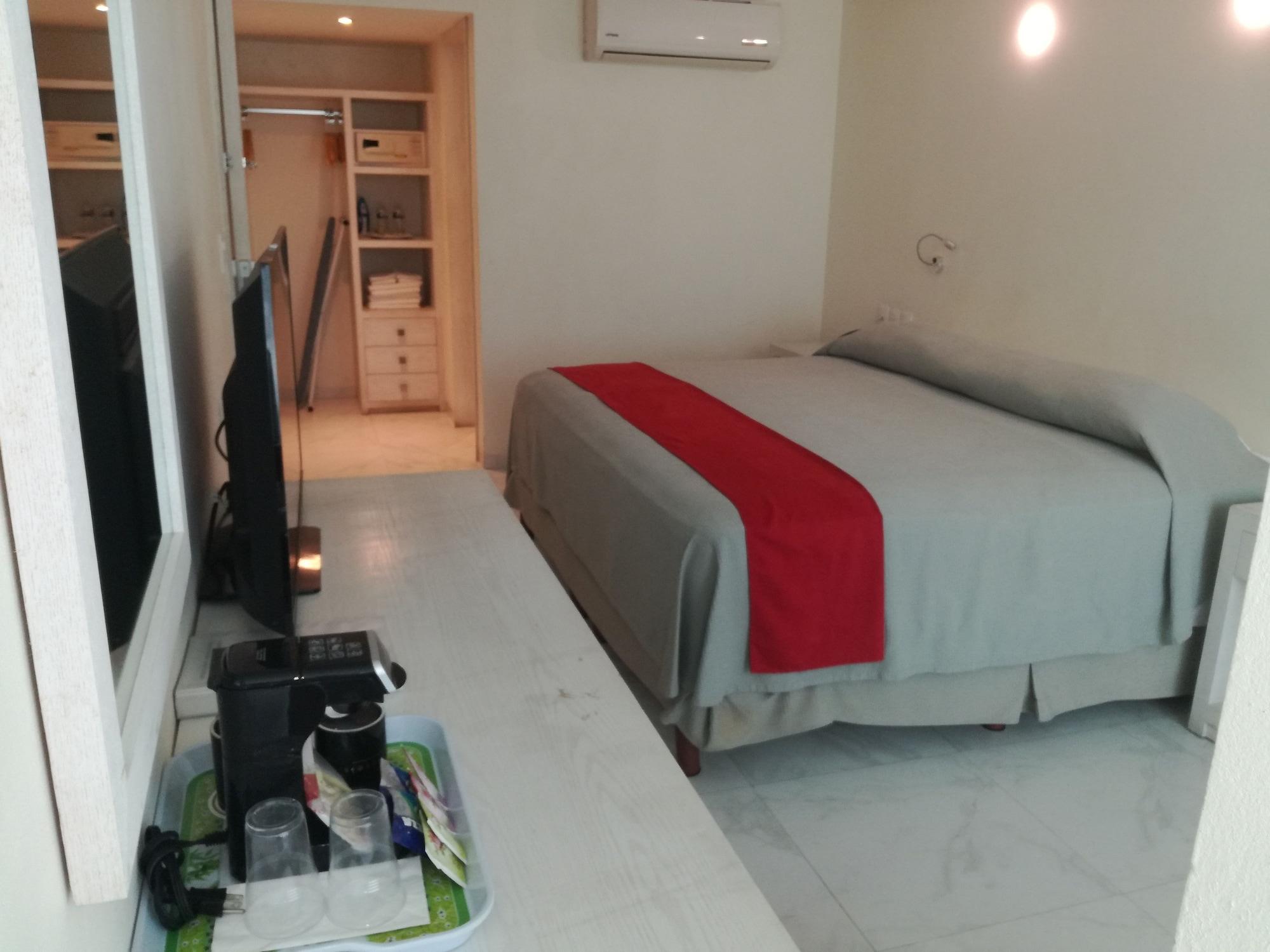 Hotel We 3*