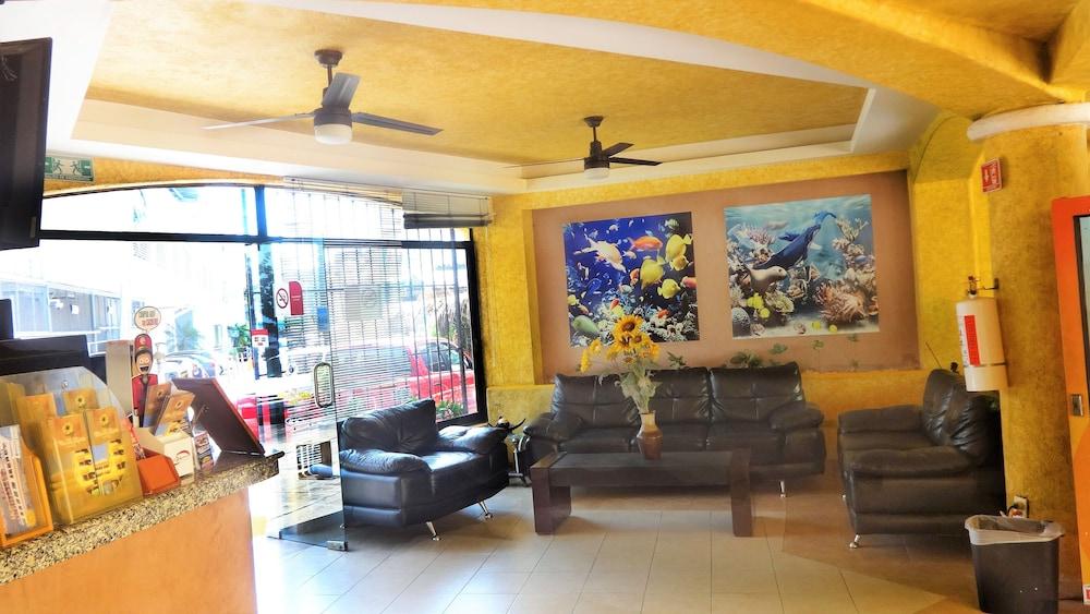 Hotel La Lupita 3*