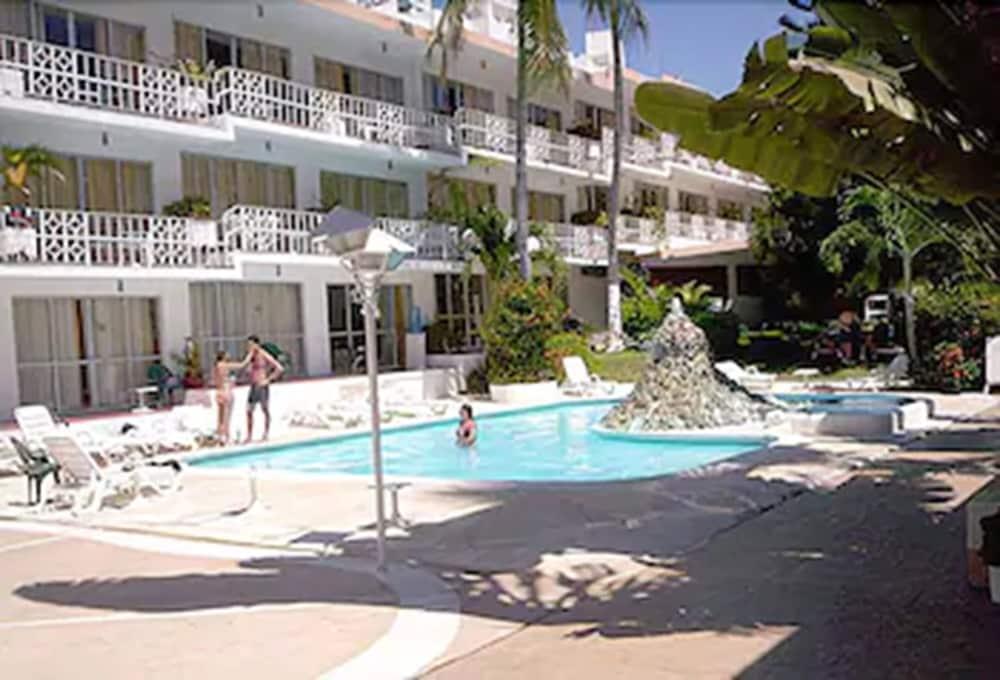 El Tropicano Hotel 3*