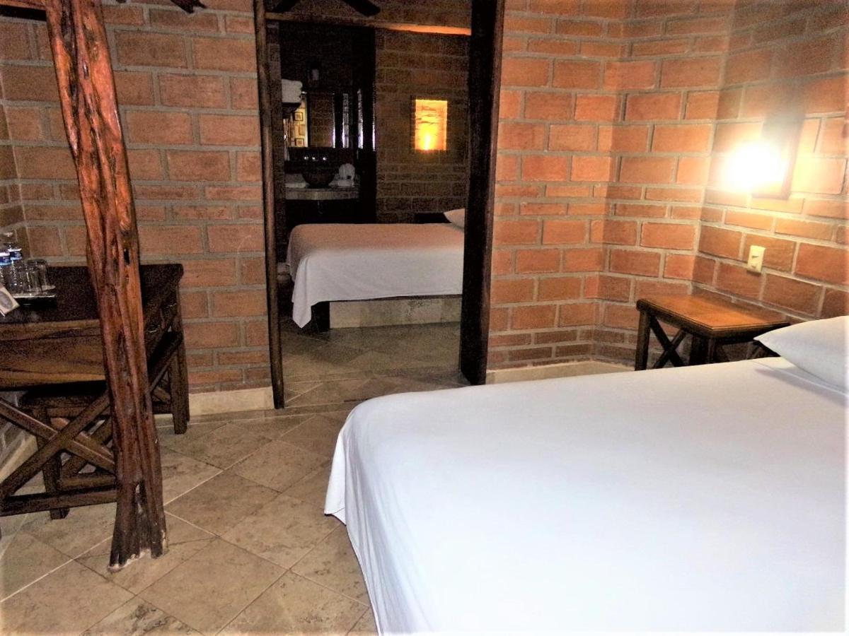 Casa De Lirio Diamante 3*