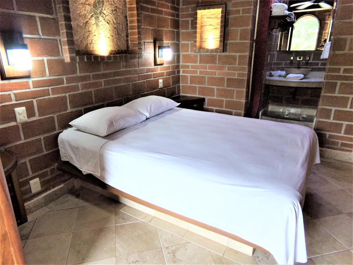Casa De Lirio Diamante 3*