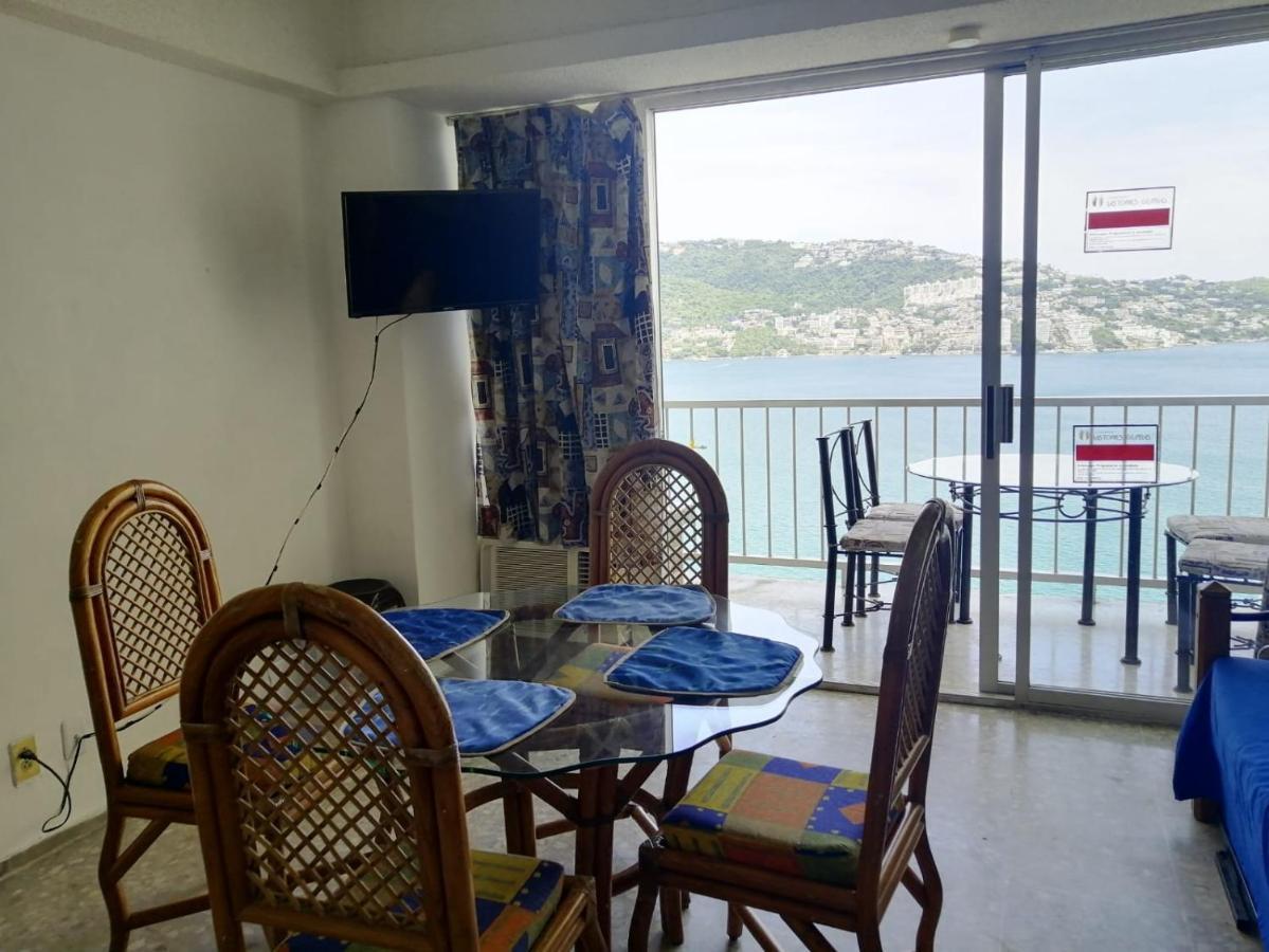 En Torres Gemelas 2301 Sur * Acapulco