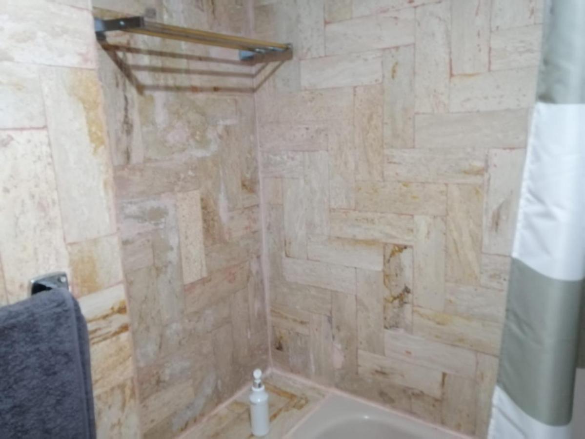 En Torres Gemelas 2301 Sur Apartment