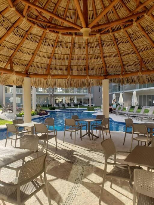 Depa De Lujo En Diamante Con Club De Playa A Pie-precio Especial Acapulco
