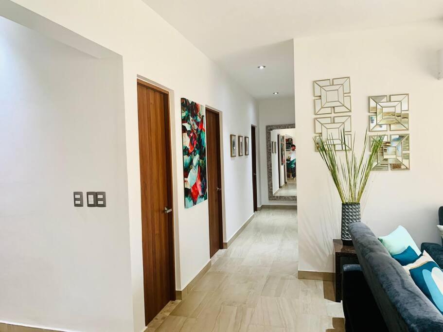 Depa De Lujo En Diamante Con Club De Playa A Pie-precio Especial * Acapulco