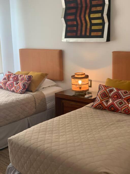 Depa De Lujo En Diamante Con Club De Playa A Pie-precio Especial Apartment