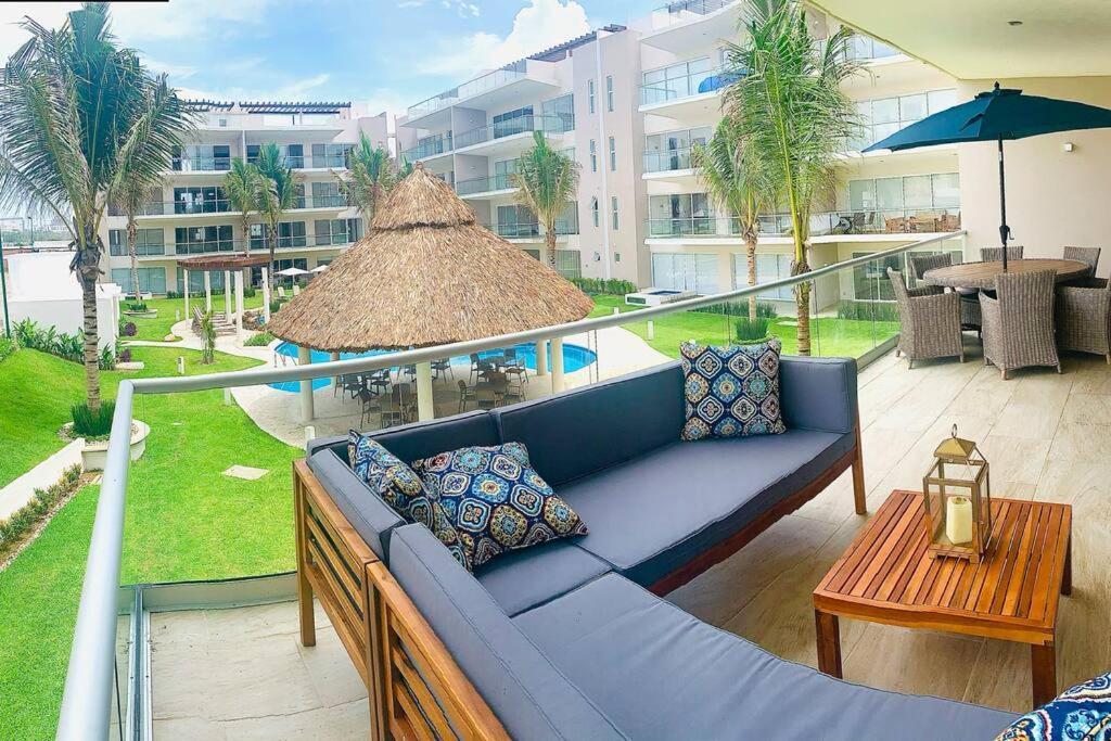 Depa De Lujo En Diamante Con Club De Playa A Pie-precio Especial Apartment