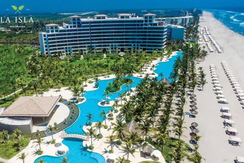 Hermoso Departamento Con Albercas Y Playa Privada