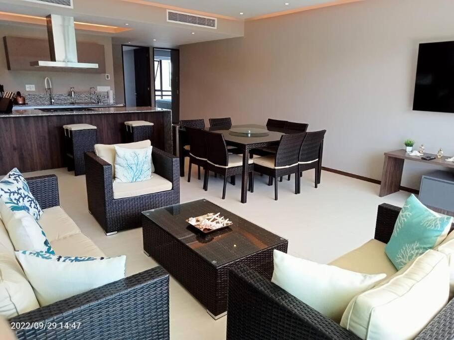 Hermoso Departamento Con Albercas Y Playa Privada *
