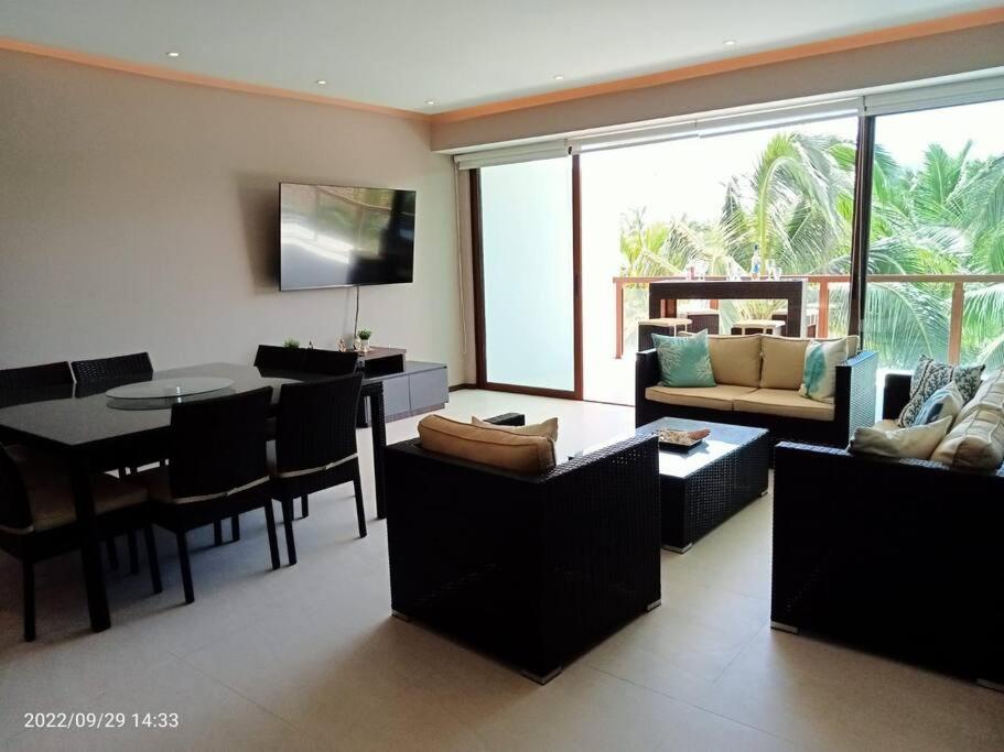Hermoso Departamento Con Albercas Y Playa Privada