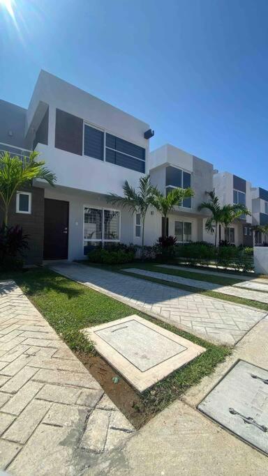 Hermosa Casa En Con Club De Playa. Holiday home