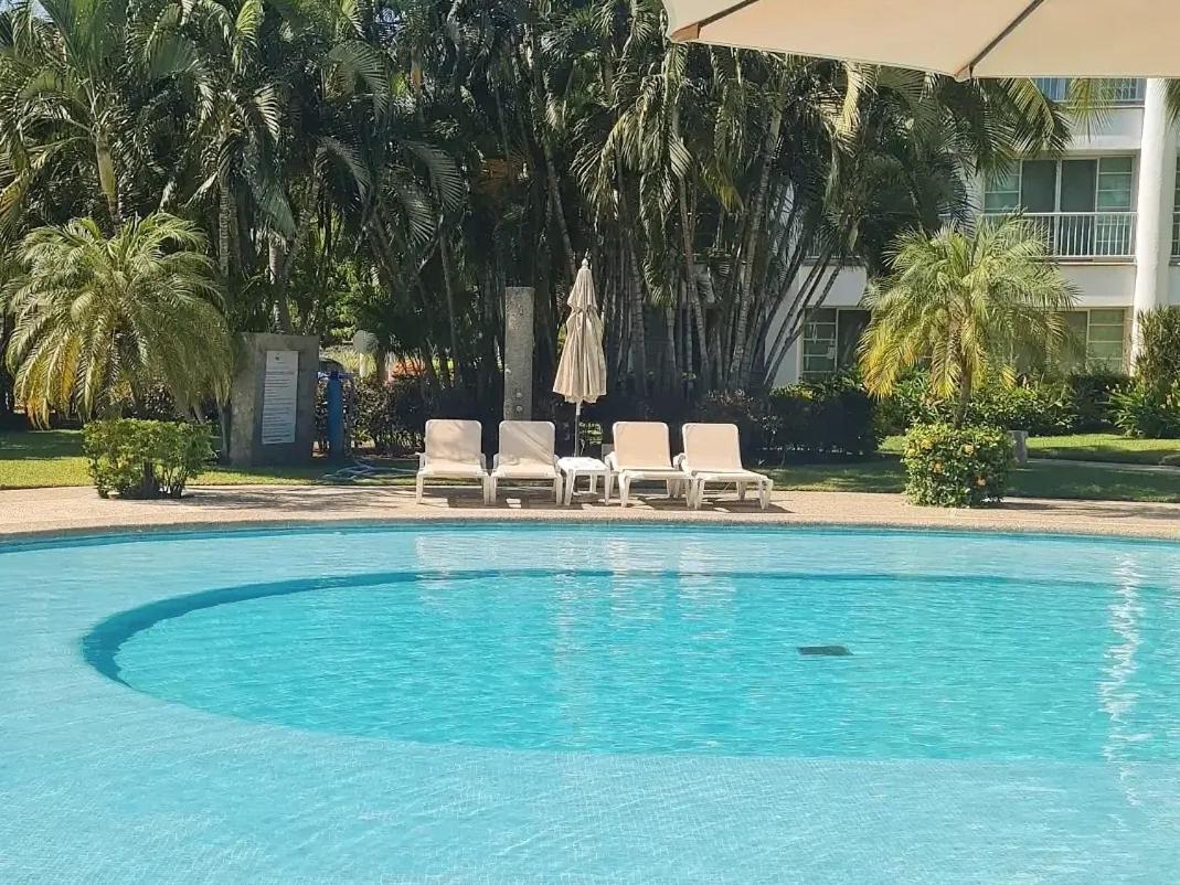 Lujoso Departamento En Con Alberca Y Club De Playa * Acapulco