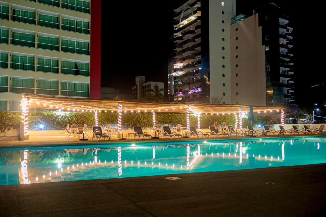 Hostpal Acqualina Skylife Acapulco