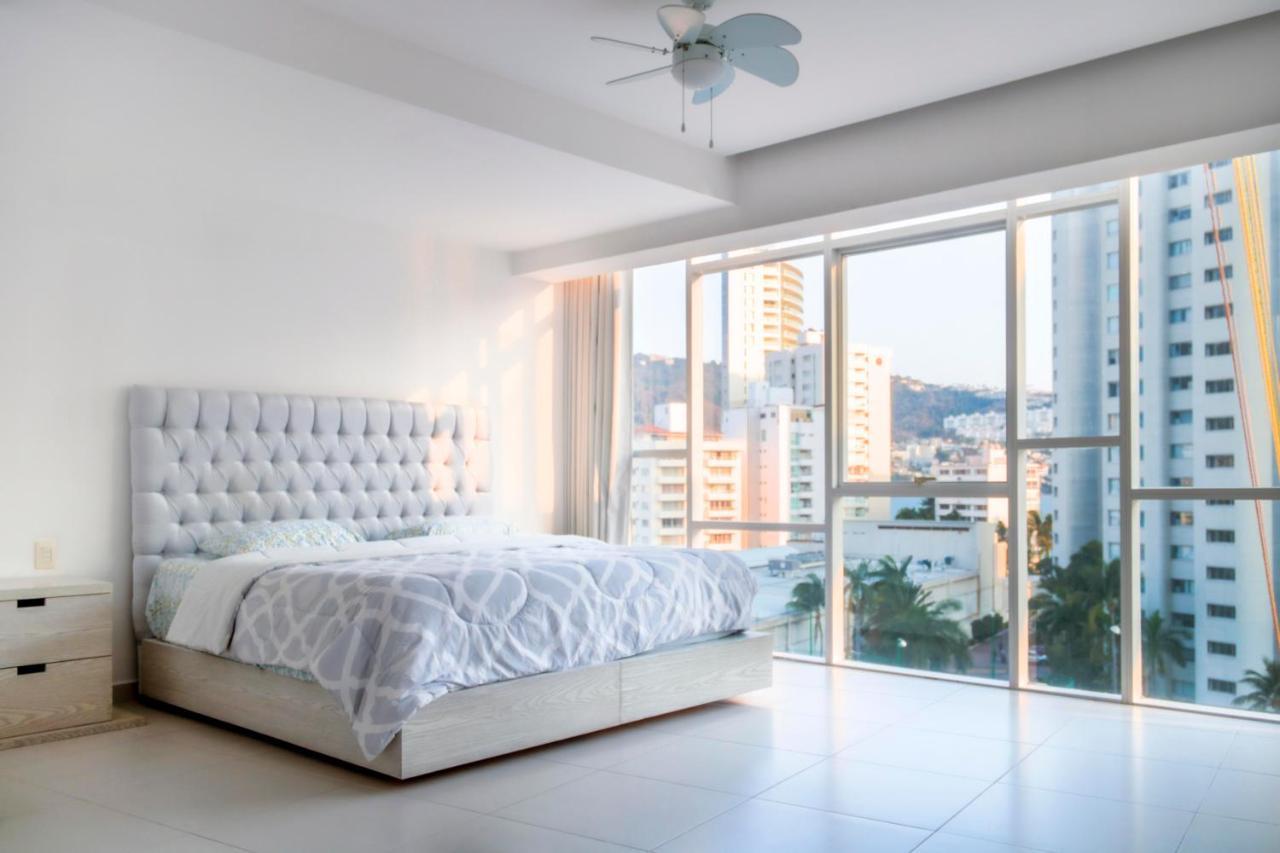 Hostpal Acqualina Skylife *