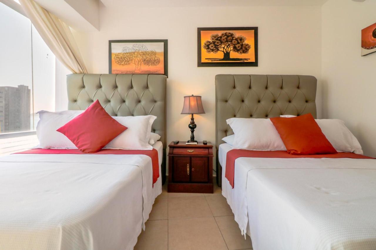 Hostpal Acqualina Skylife