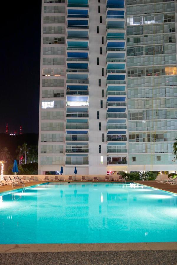 Hostpal Acqualina Skylife *