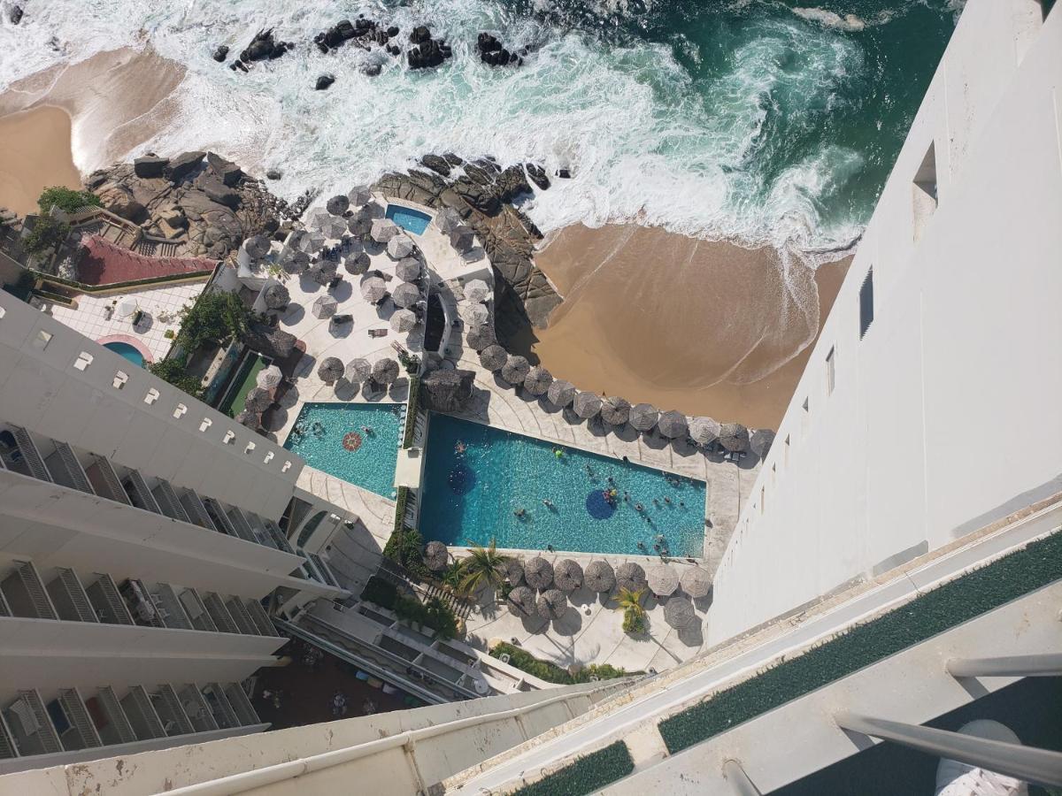 Hotel Torres Gemelas Vista Al Mar A Pie De Playa 4*